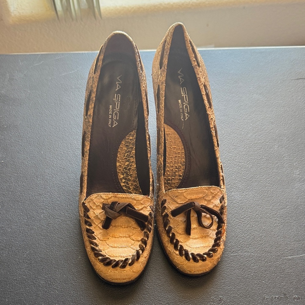 Via Spiga Leather Snake Skin Chunk Heel Loafers Sz 8.5 Brown Tan Casual